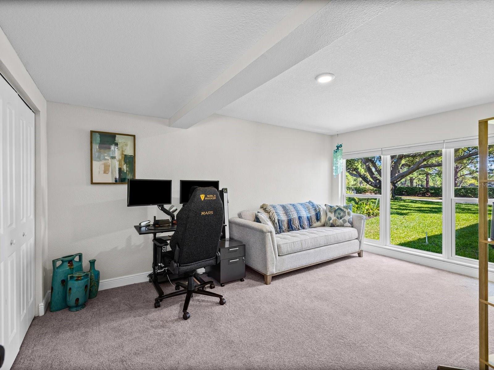 1316 GOLF VIEW DR