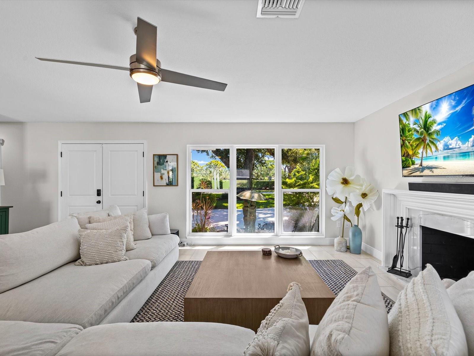 1316 GOLF VIEW DR