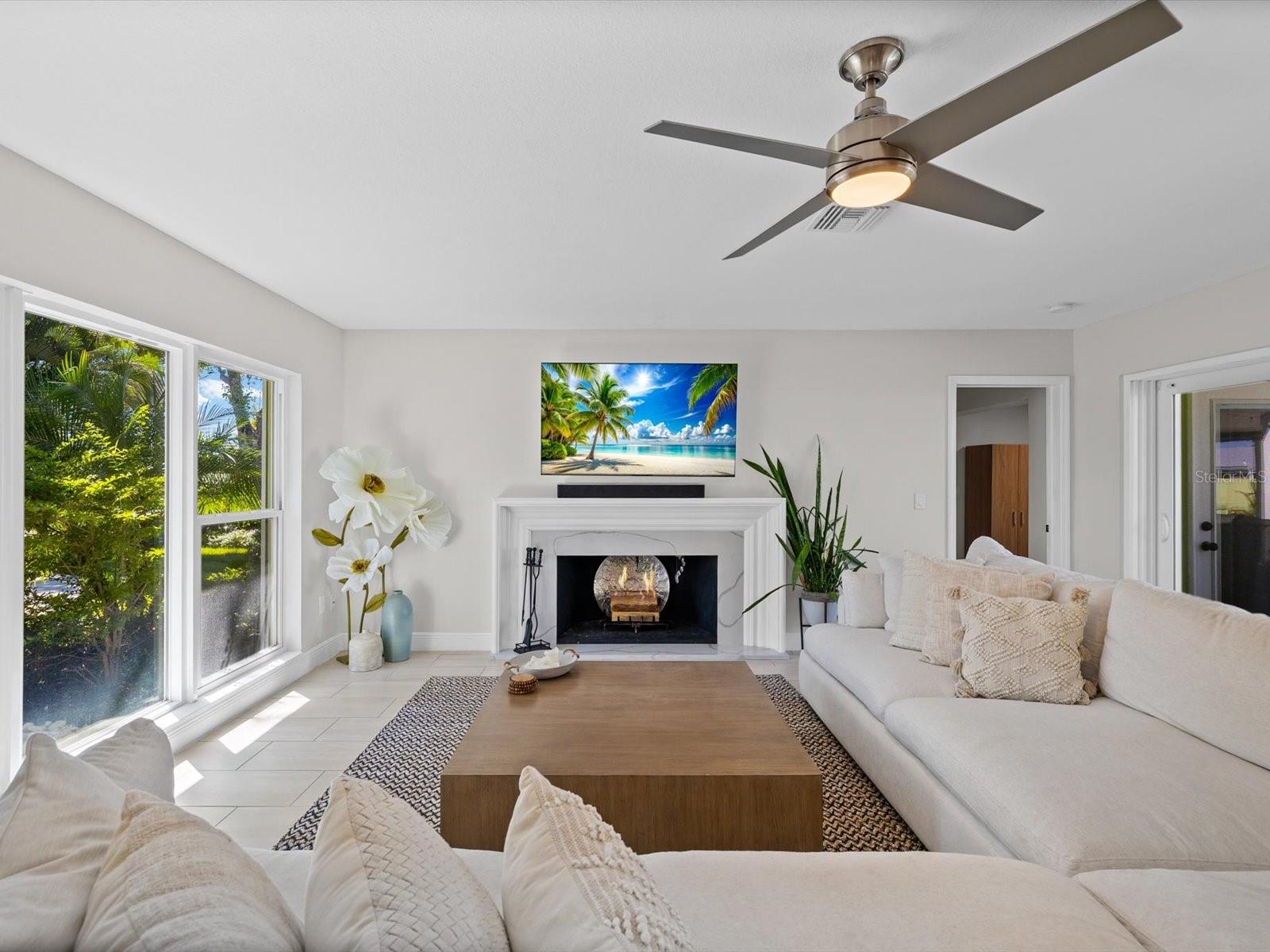 1316 GOLF VIEW DR