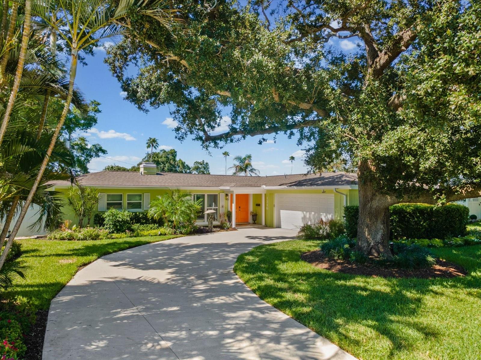 1316 GOLF VIEW DR