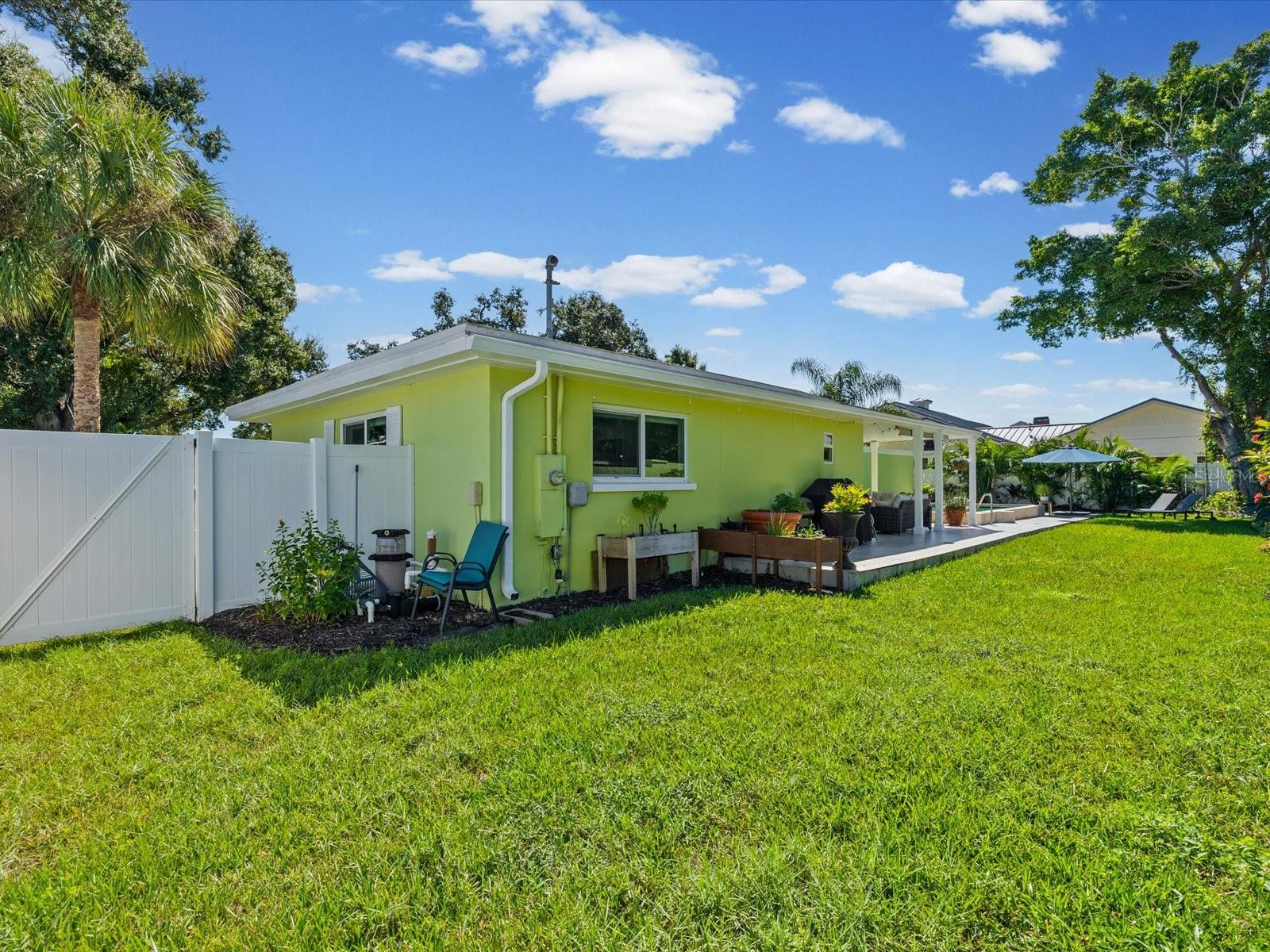 1316 GOLF VIEW DR