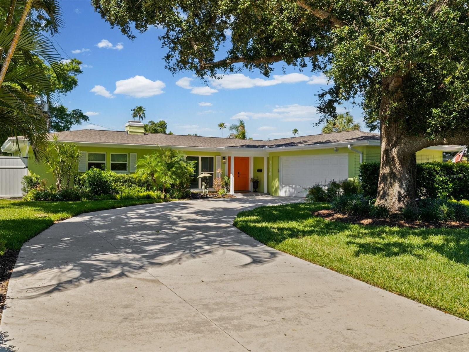 1316 GOLF VIEW DR