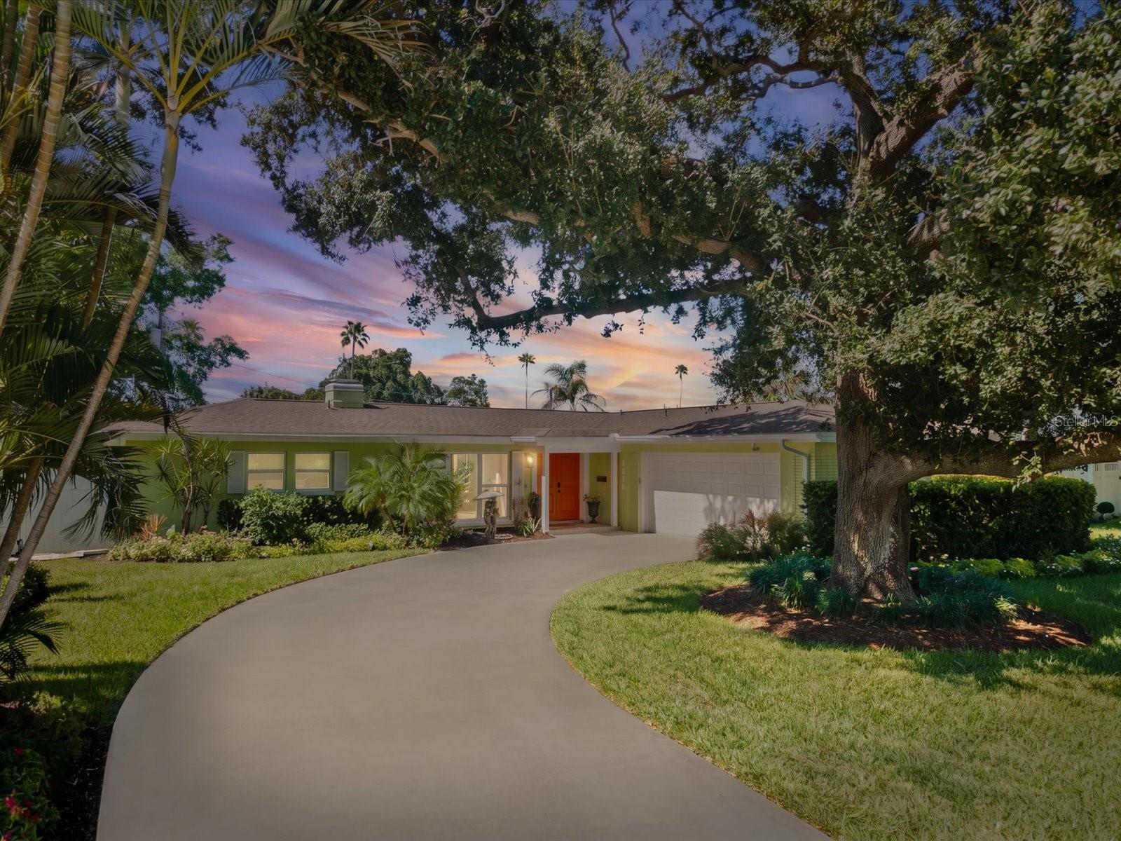 1316 GOLF VIEW DR