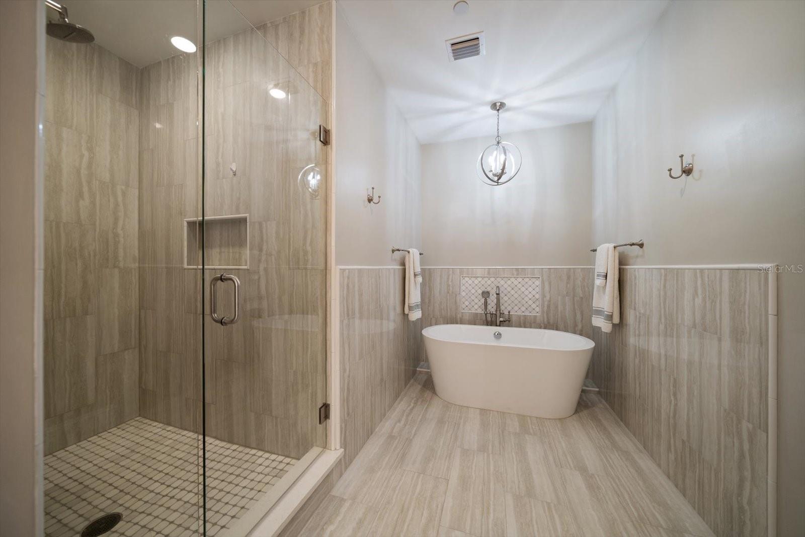 202 WINDWARD PSGE #609