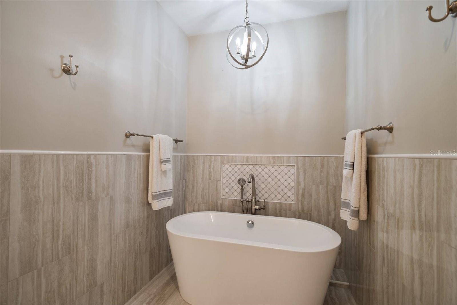 202 WINDWARD PSGE #609