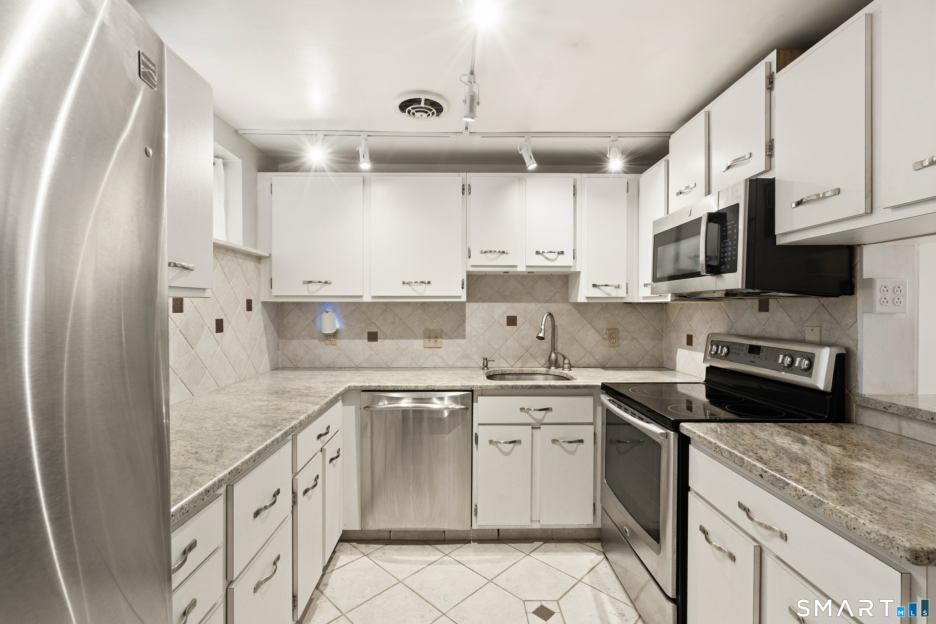 128 Shepards Knoll Drive 128