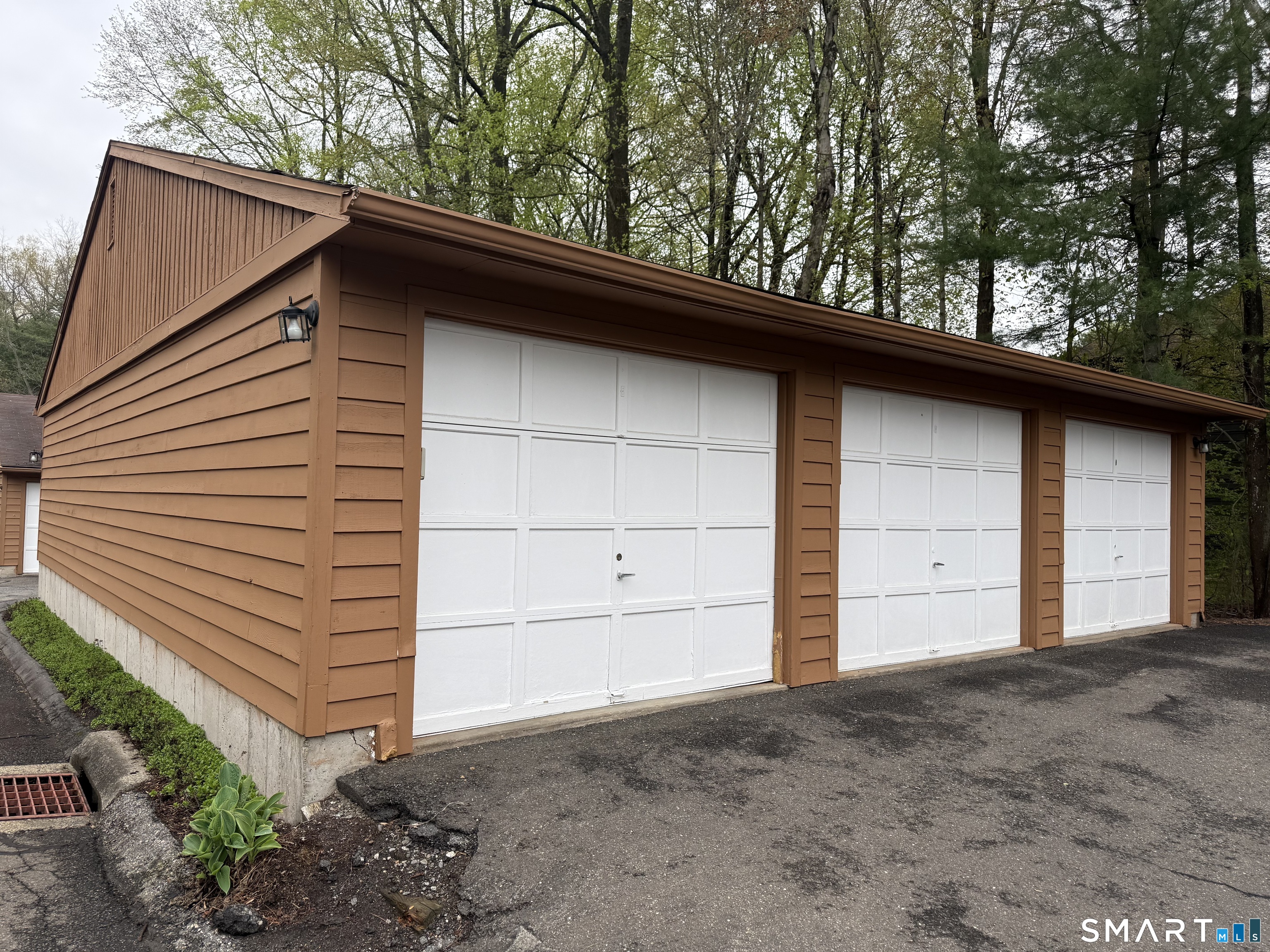 15 Pine Needle Drive Unit: 15
