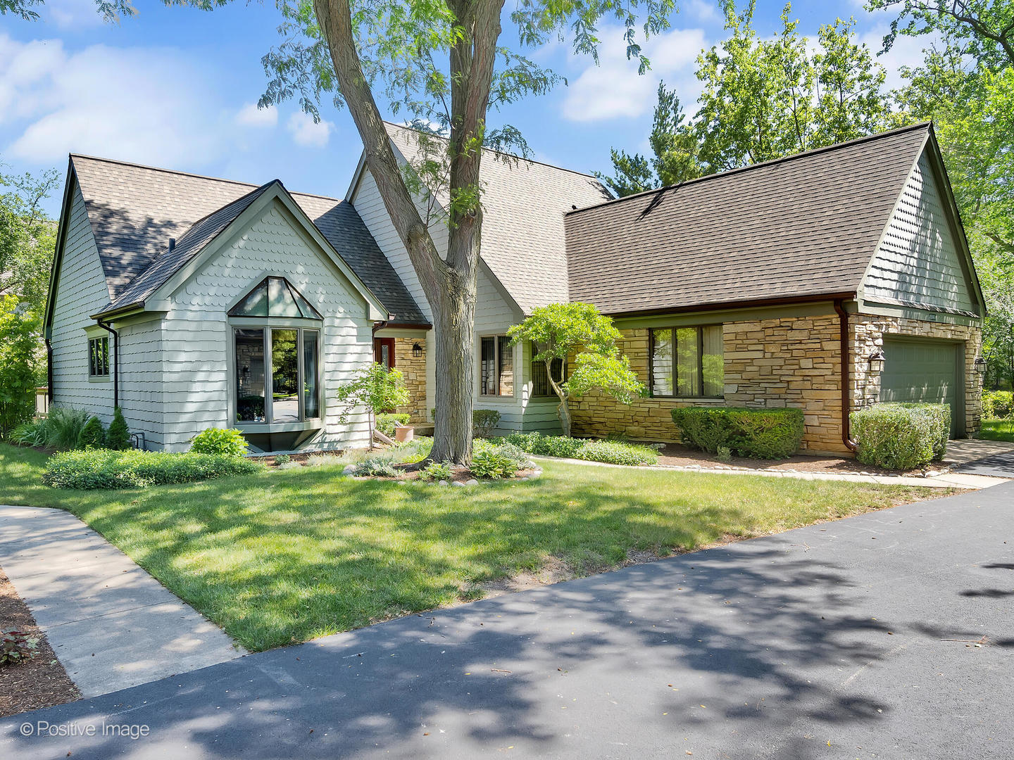 1040 Woodbine Lane