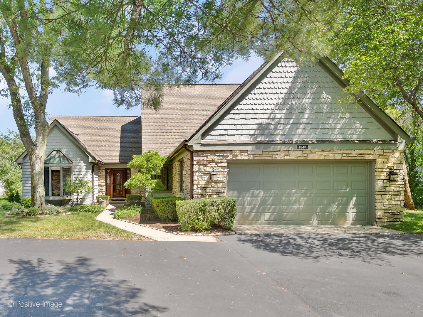 1040 Woodbine Lane
