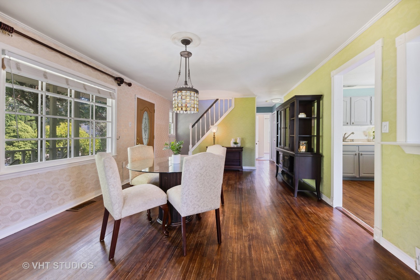 516 W 6th Street