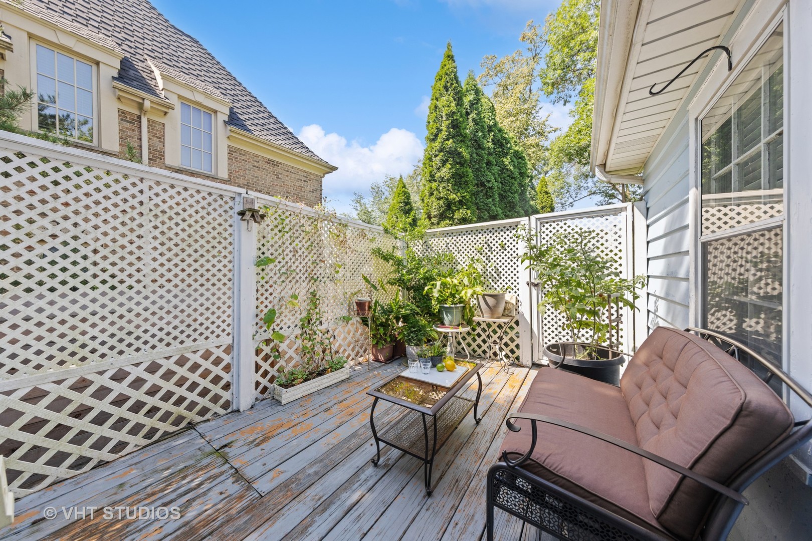 516 W 6th Street