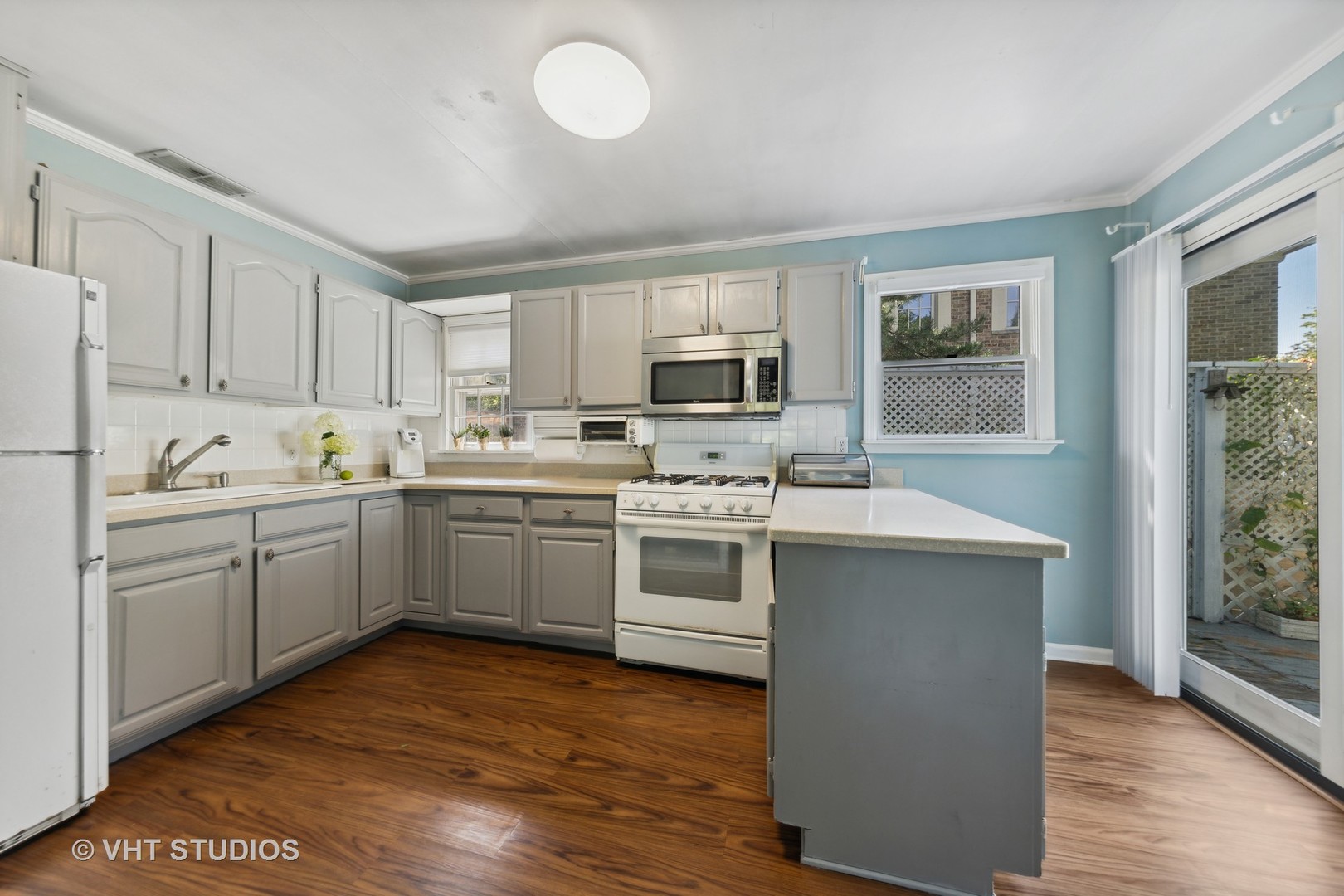 516 W 6th Street