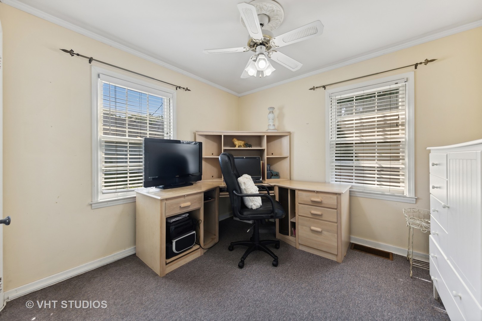 516 W 6th Street