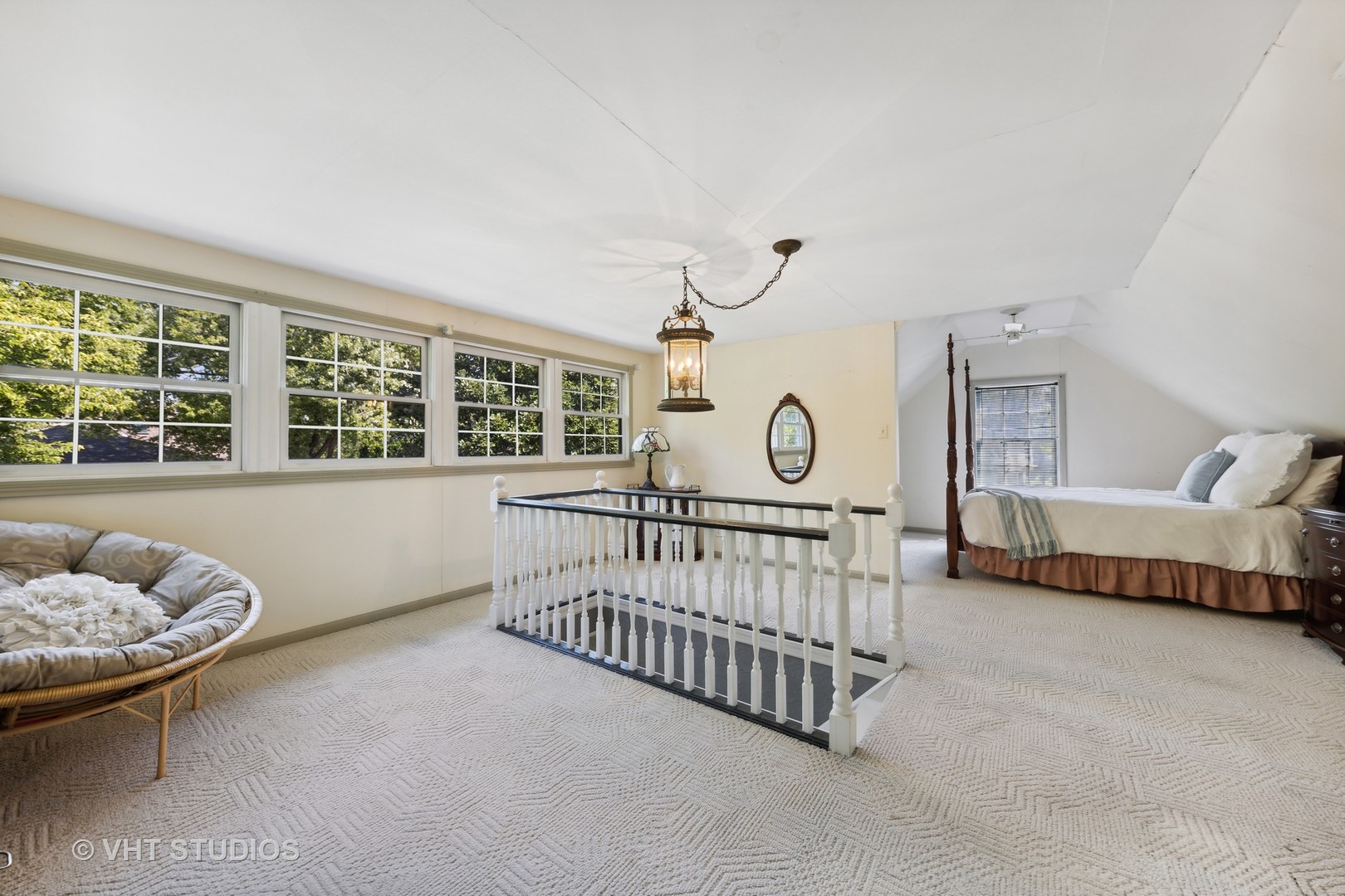 516 W 6th Street