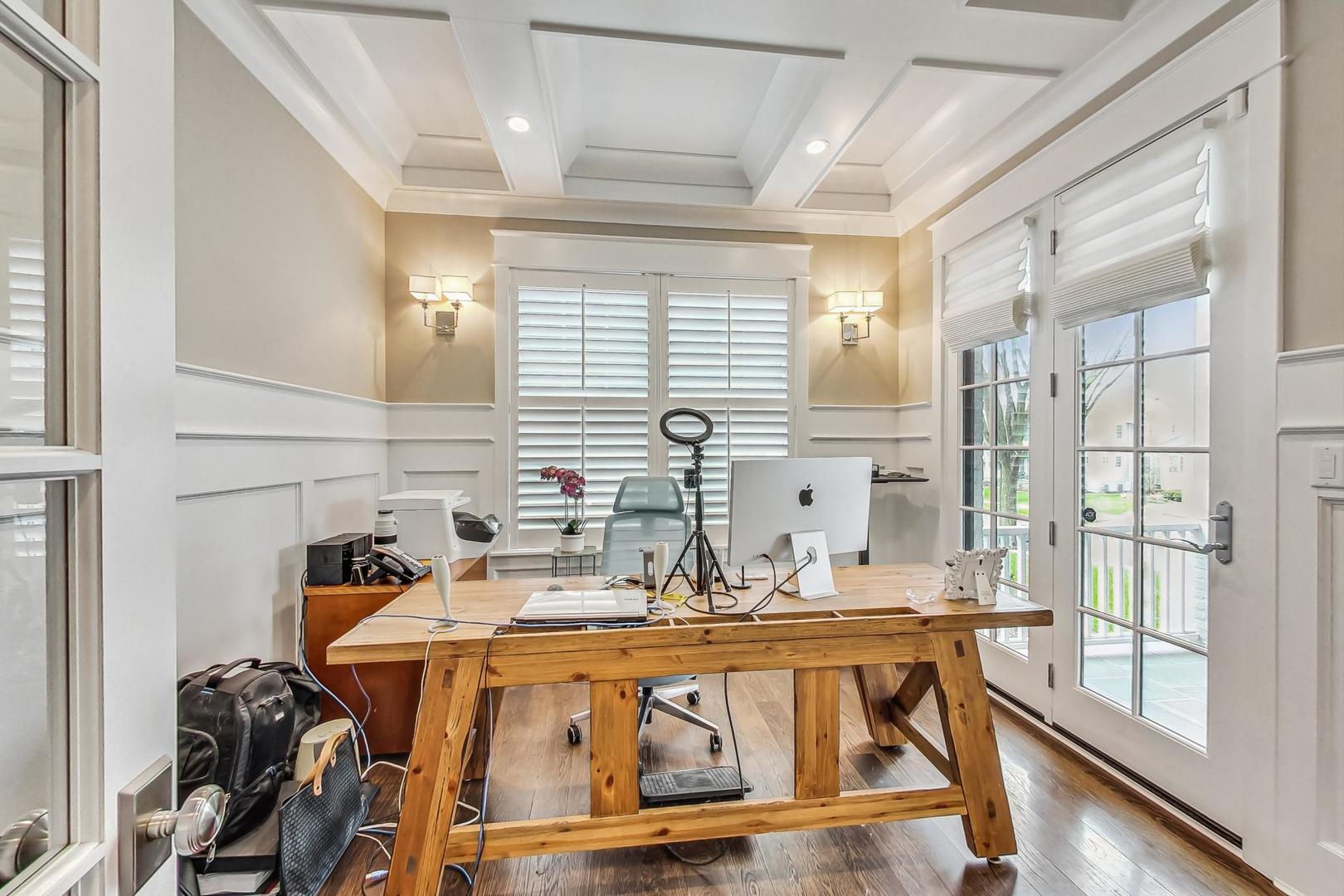 833 W 7th Street