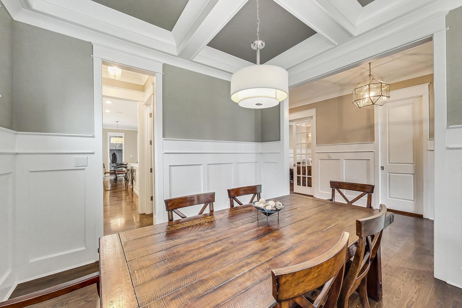 833 W 7th Street