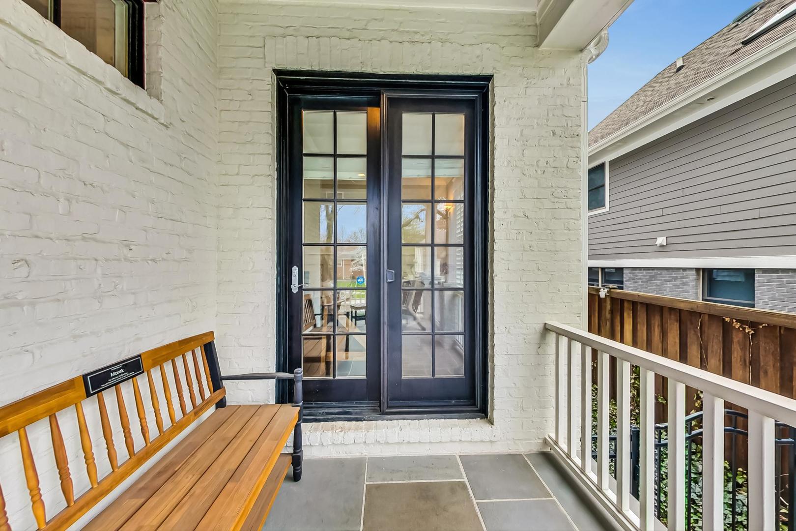 833 W 7th Street
