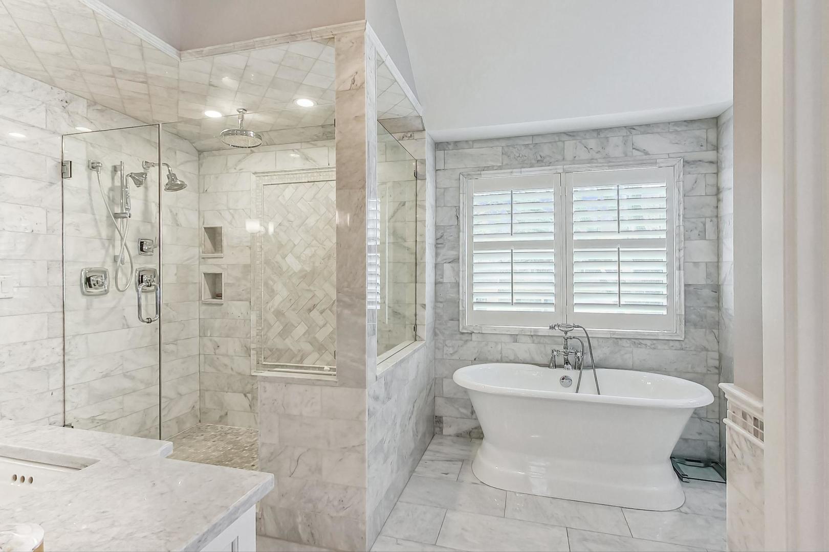 833 W 7th Street