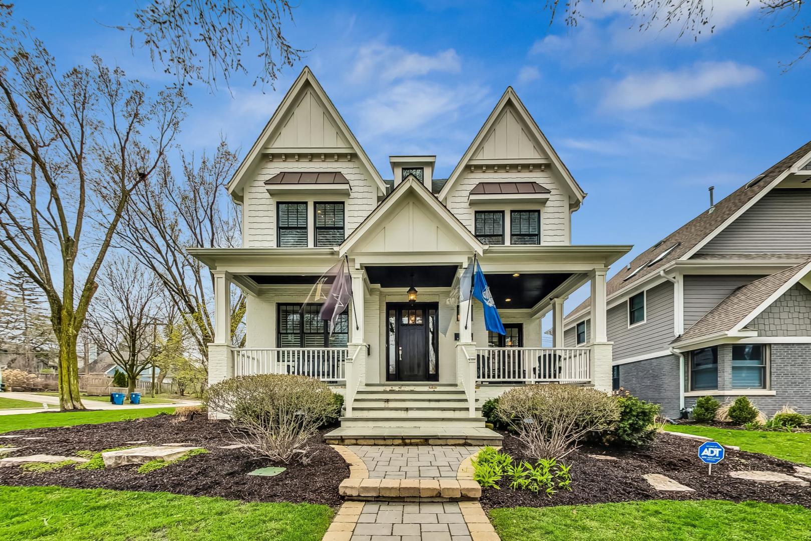 833 W 7th Street