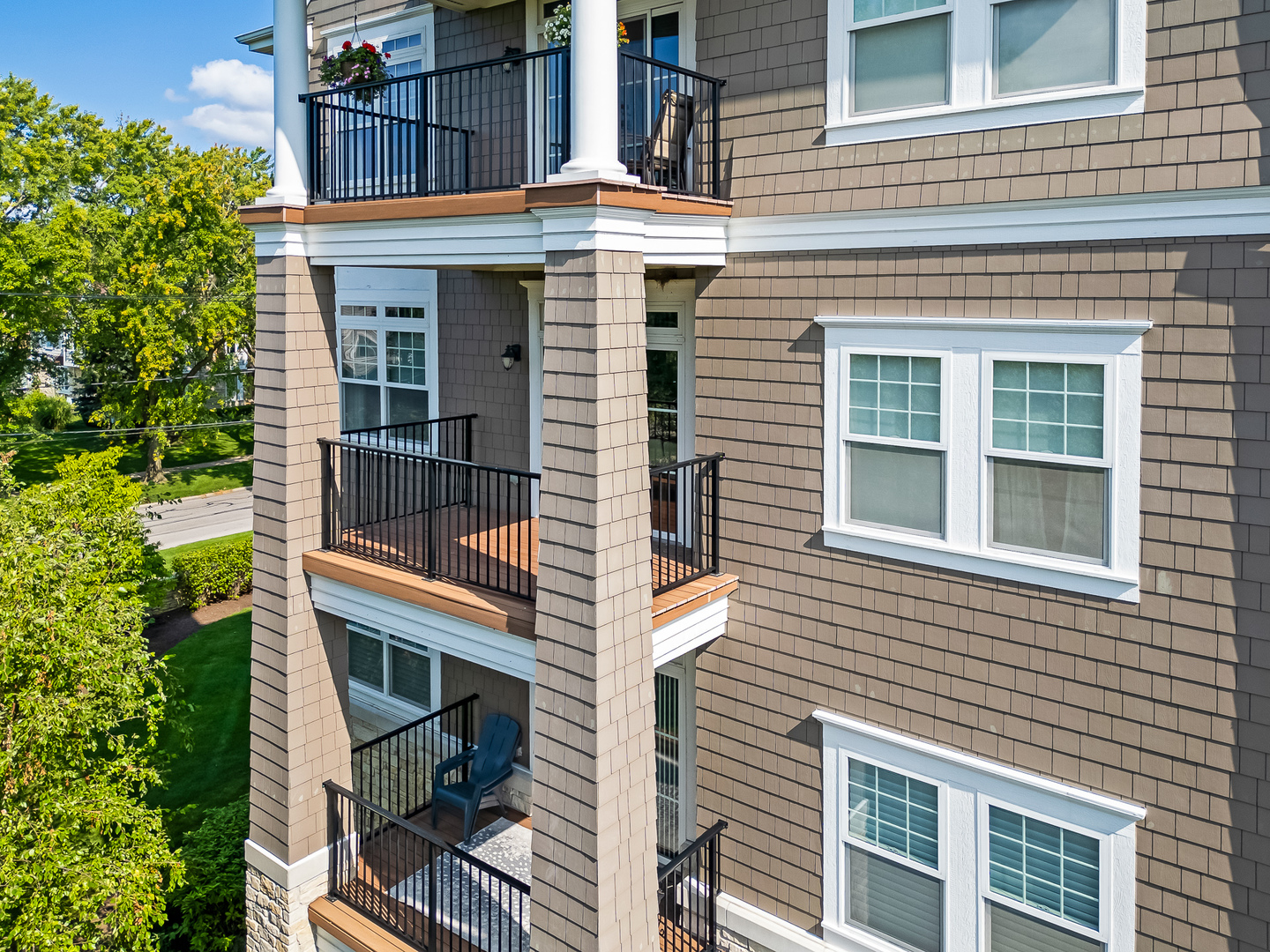 149 W Kennedy Lane Unit: 302