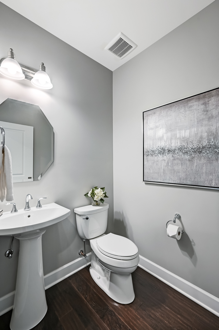 149 W Kennedy Lane Unit: 302