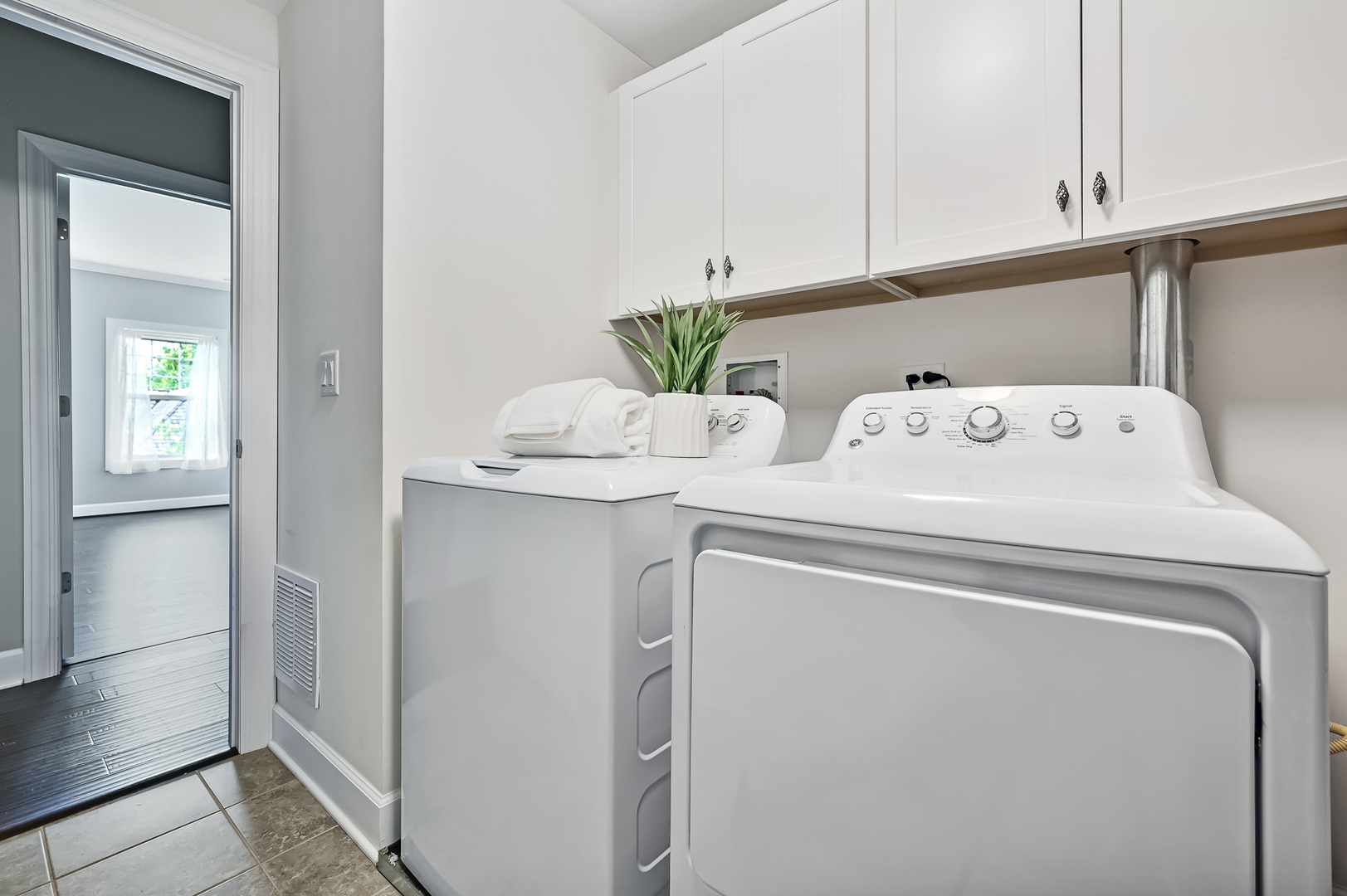 149 W Kennedy Lane Unit: 302