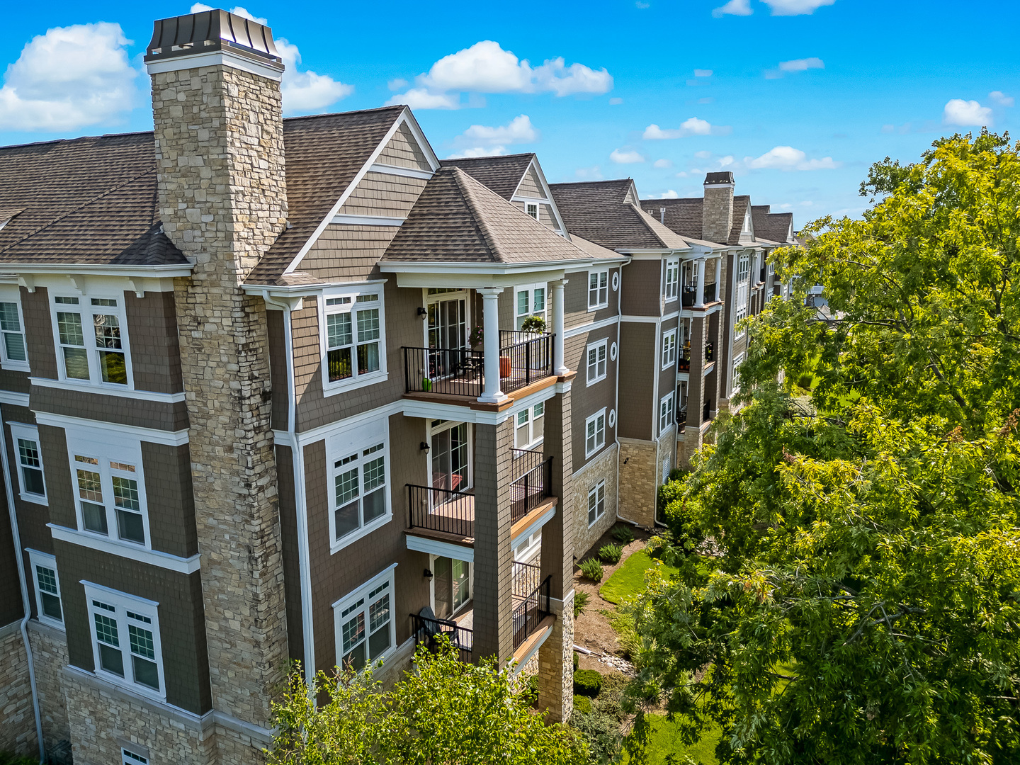 149 W Kennedy Lane Unit: 302