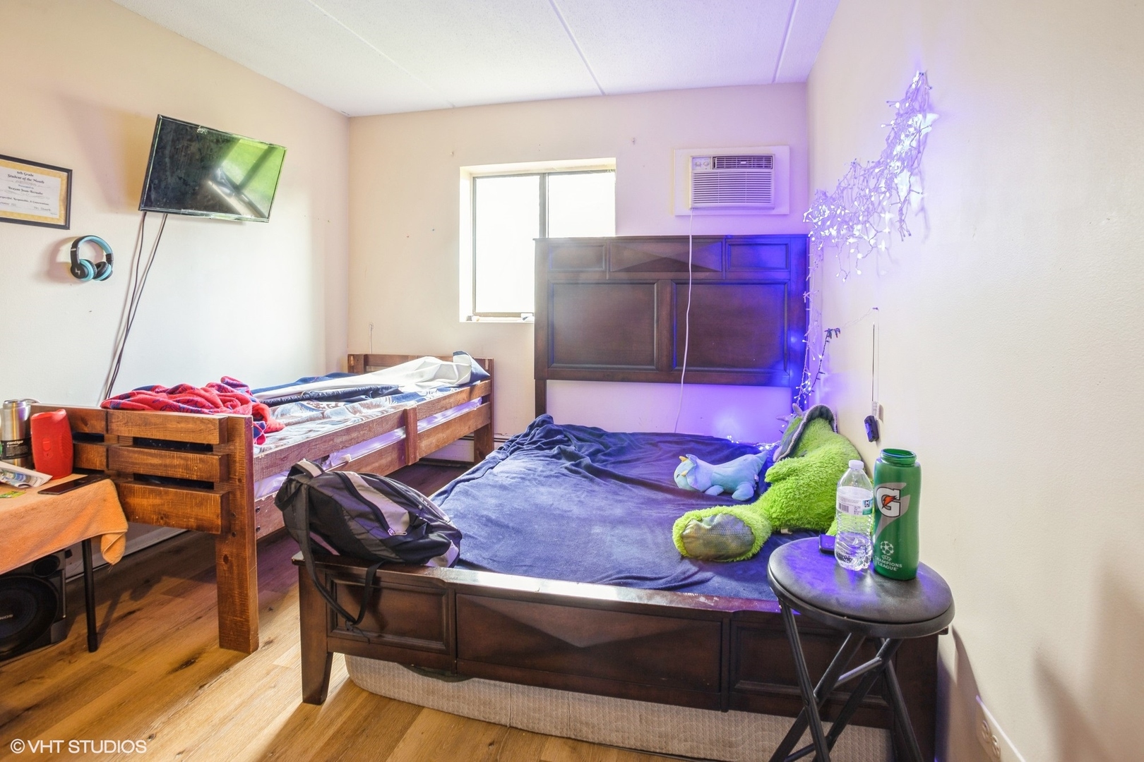 300 W Fullerton Avenue Unit: 130