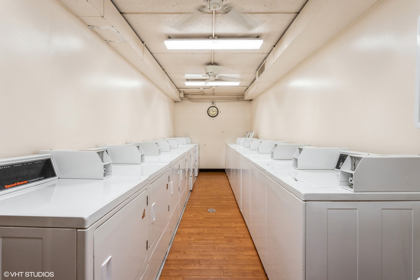 300 W Fullerton Avenue Unit: 130