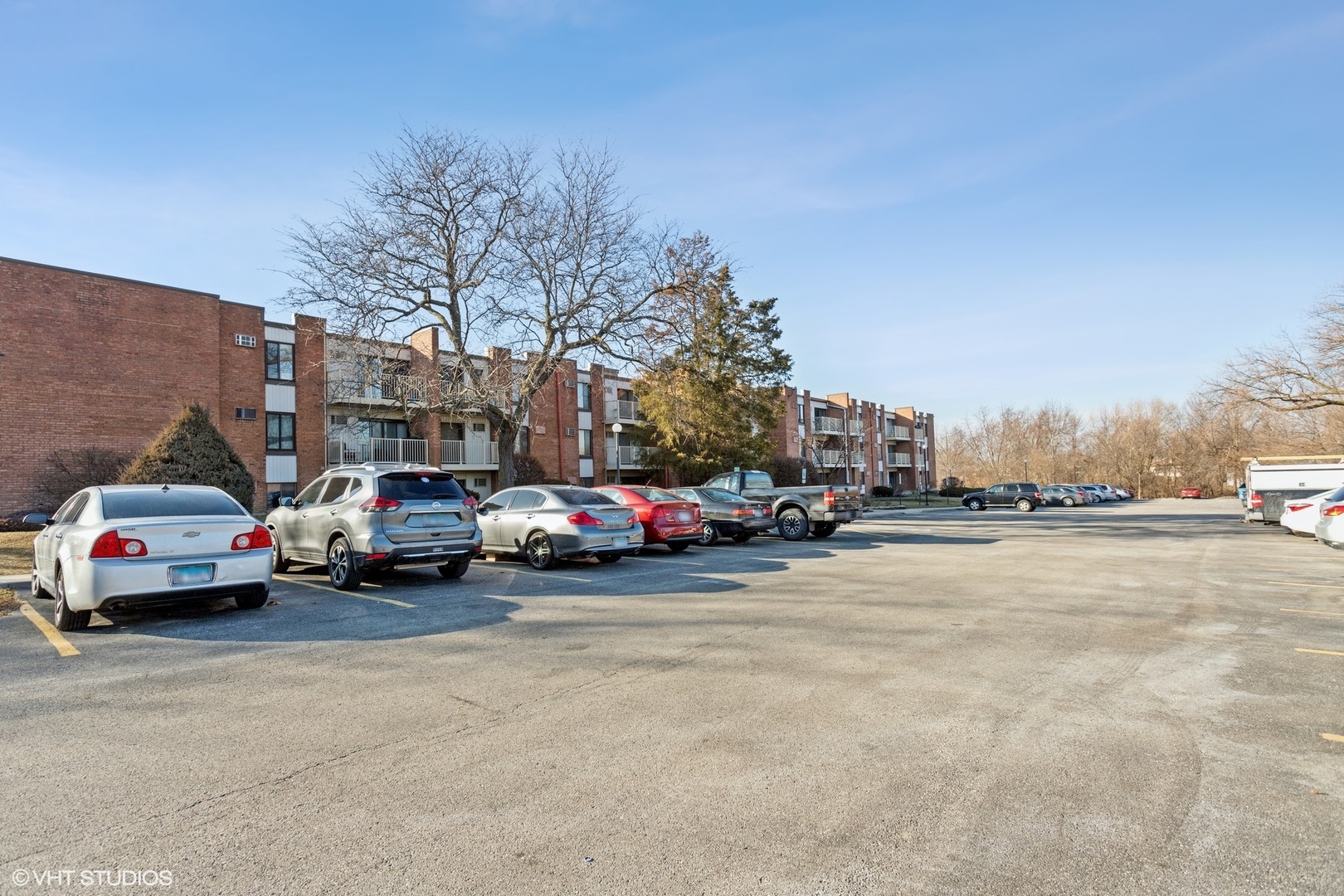 300 W Fullerton Avenue Unit: 130