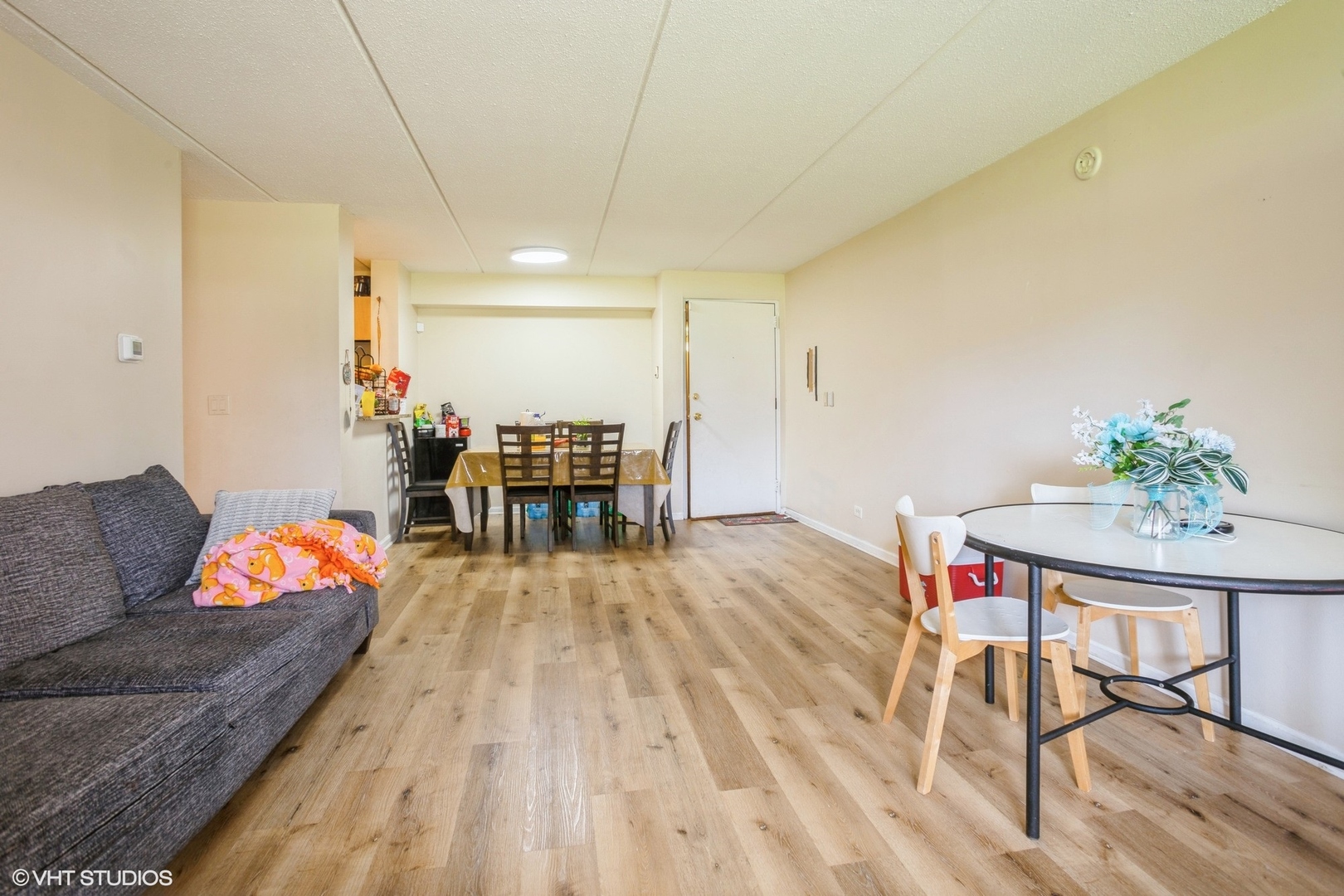 300 W Fullerton Avenue Unit: 130