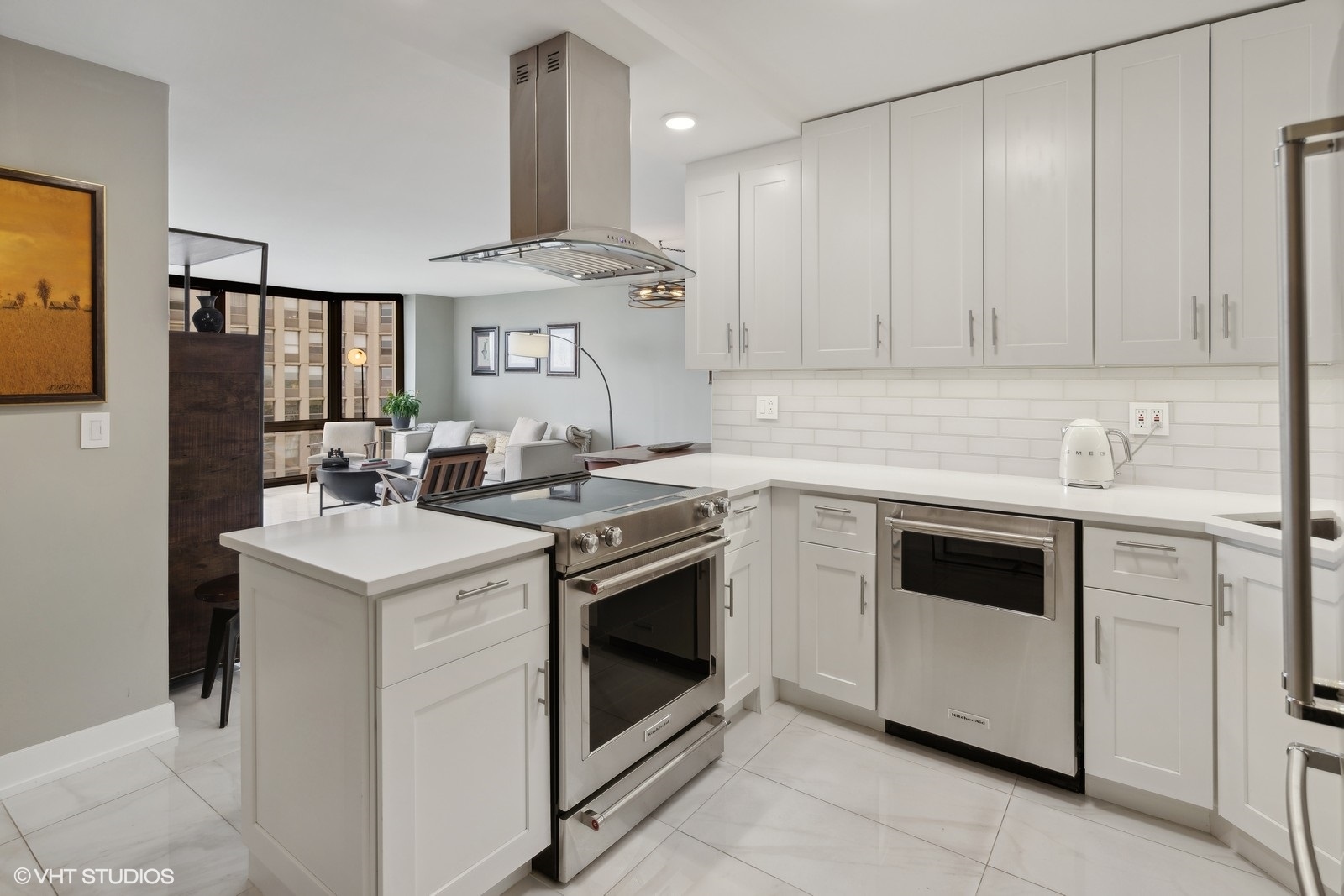 2650 N Lakeview Avenue Unit: 2508