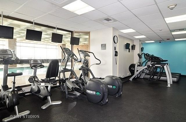 2650 N Lakeview Avenue Unit: 2508