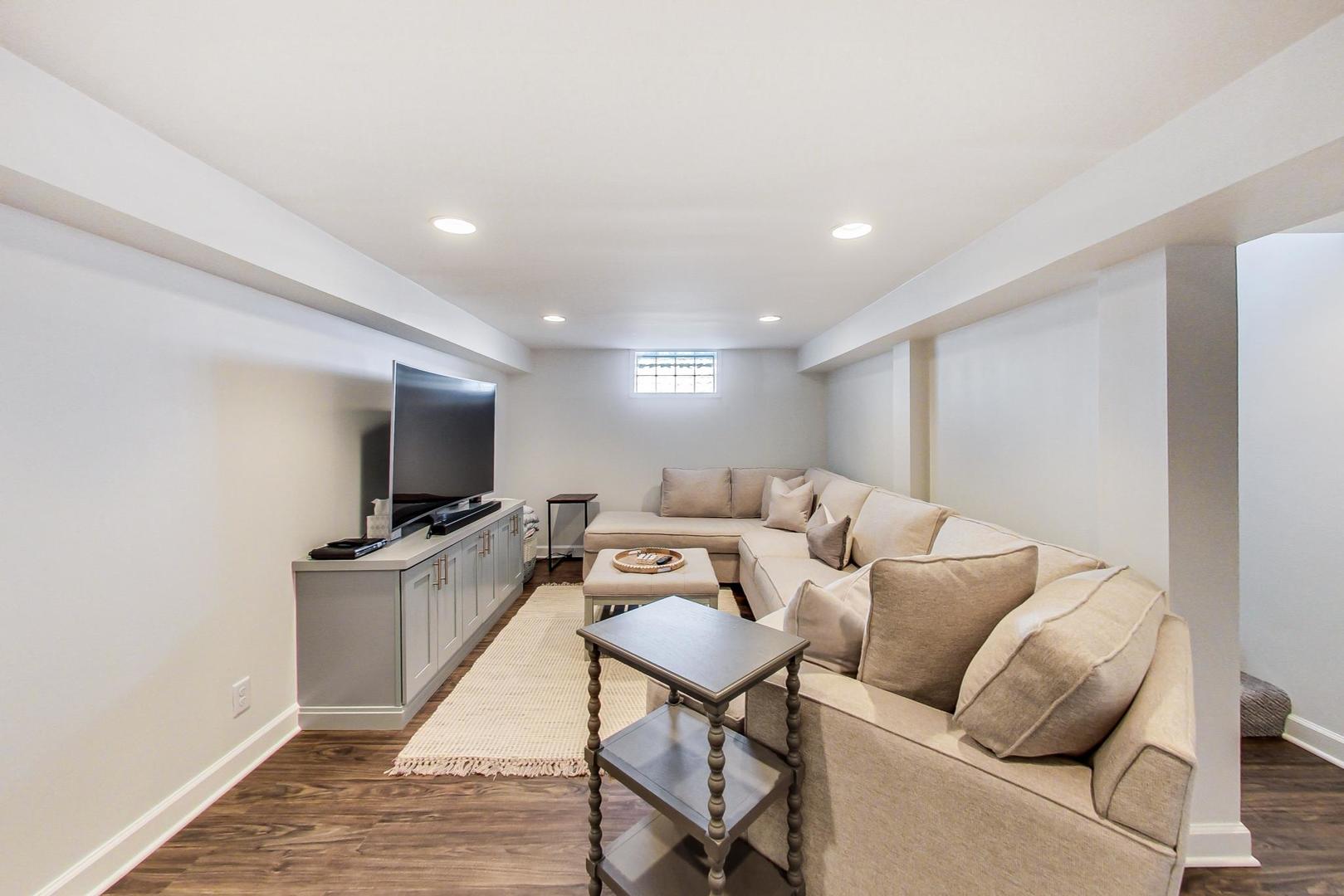 385 Grandview Avenue