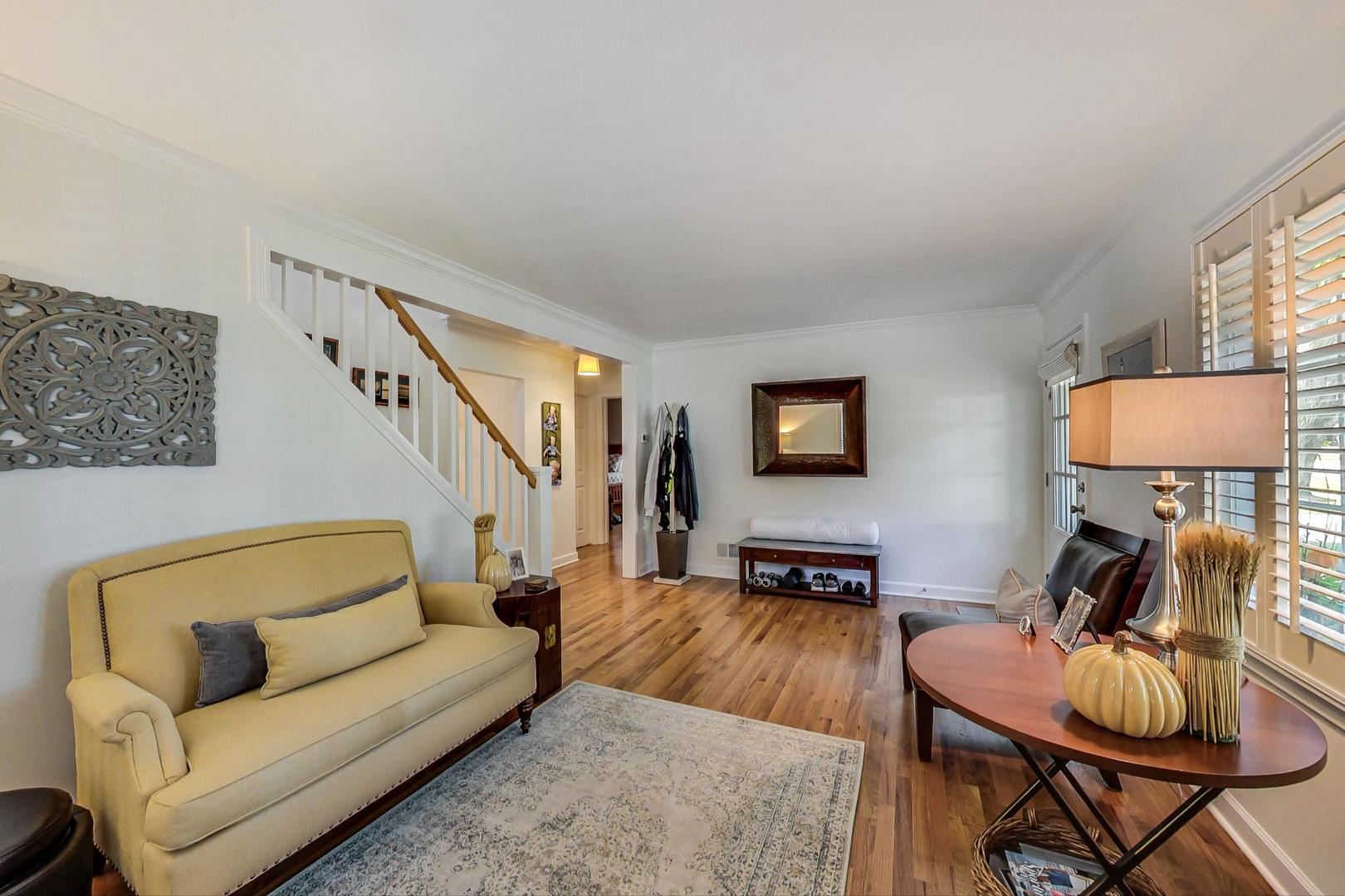 385 Grandview Avenue