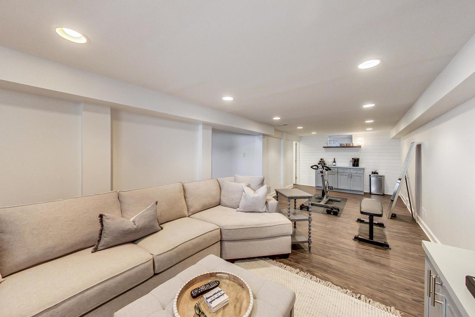 385 Grandview Avenue