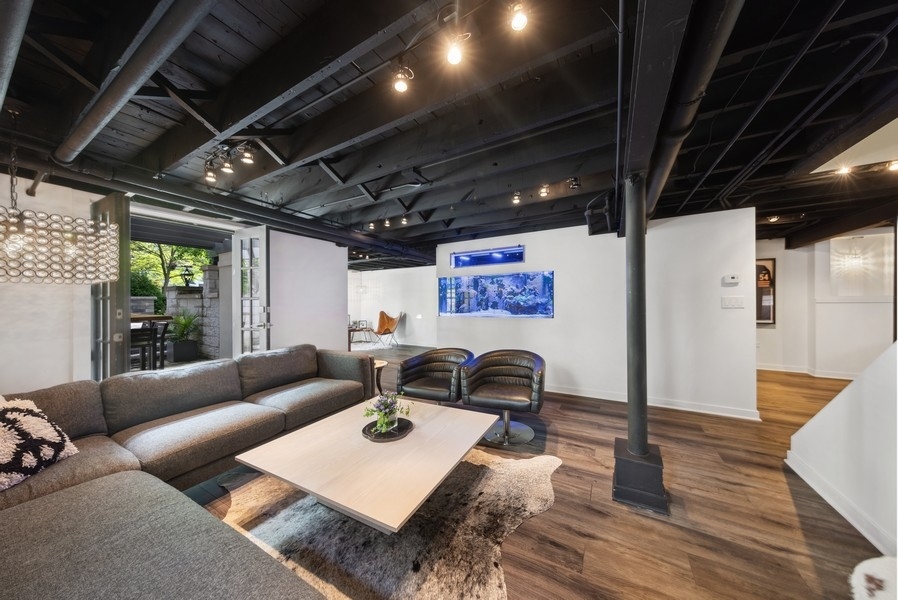 7 Center Street