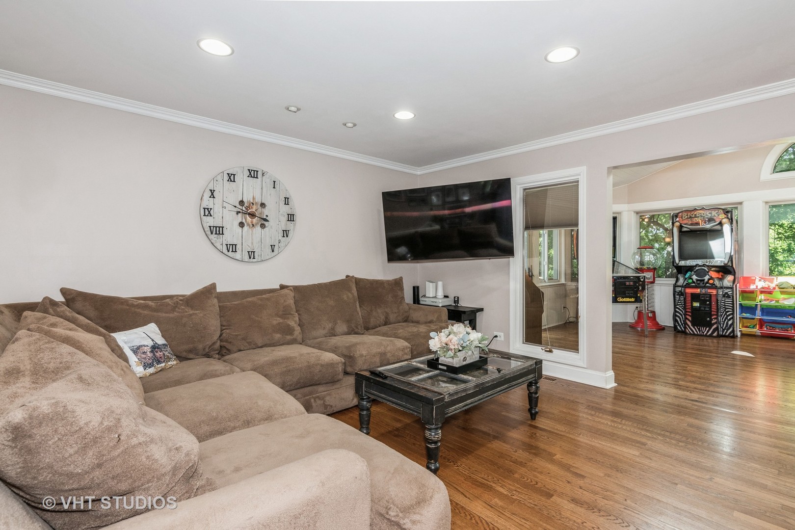 2S156 Hampton Lane