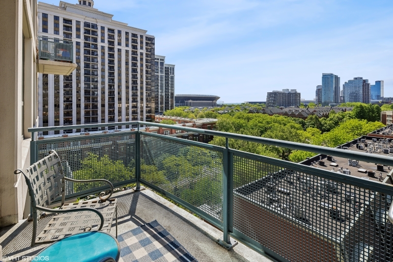 125 E 13th Street Unit: 709
