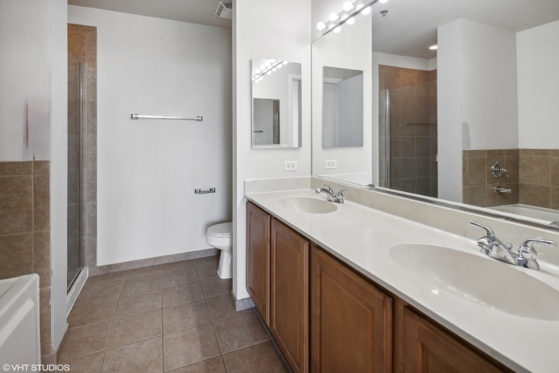 125 E 13th Street Unit: 709