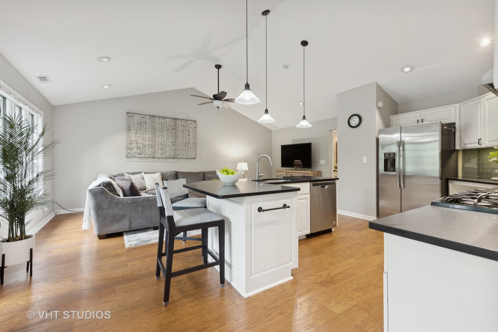1121 Foxtail Court Unit: 1121