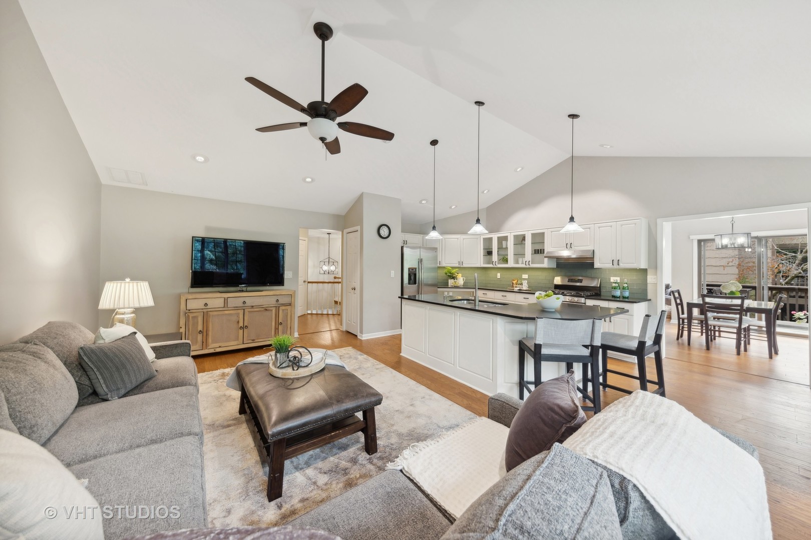 1121 Foxtail Court Unit: 1121
