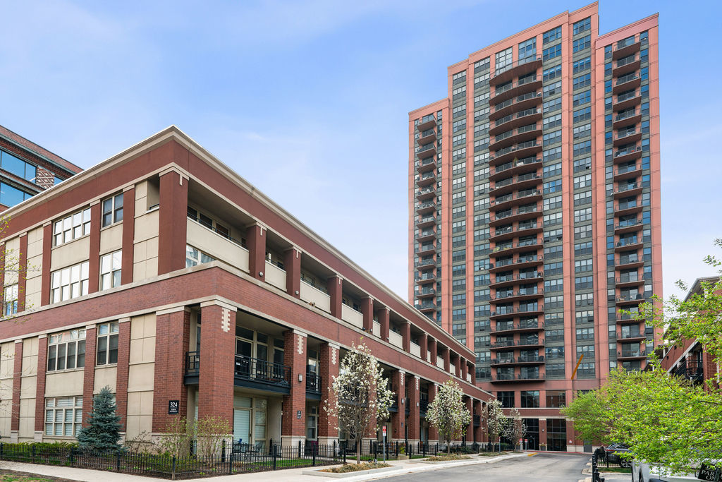 330 N Jefferson Street Unit: 1608