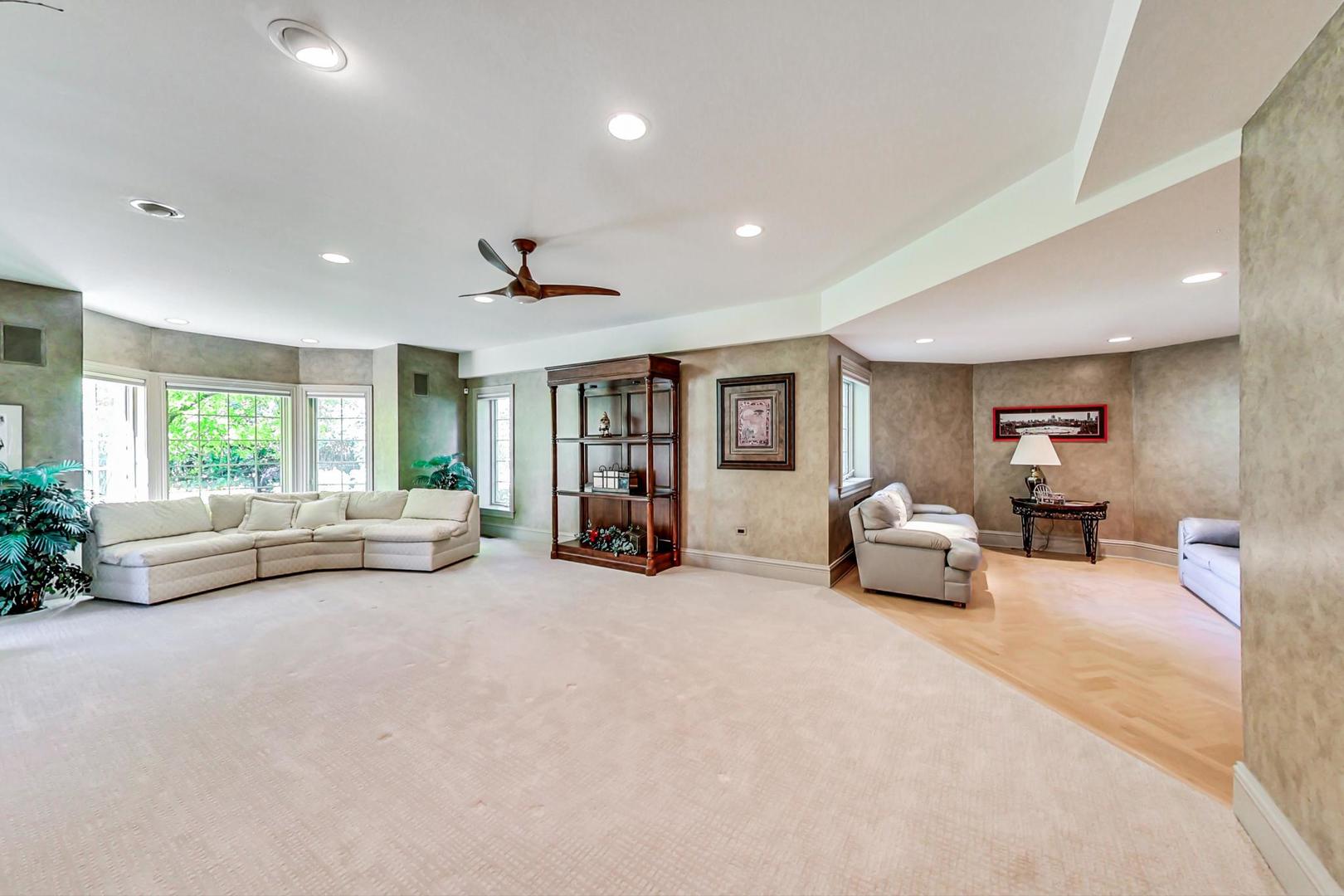 82 Breakenridge Farm