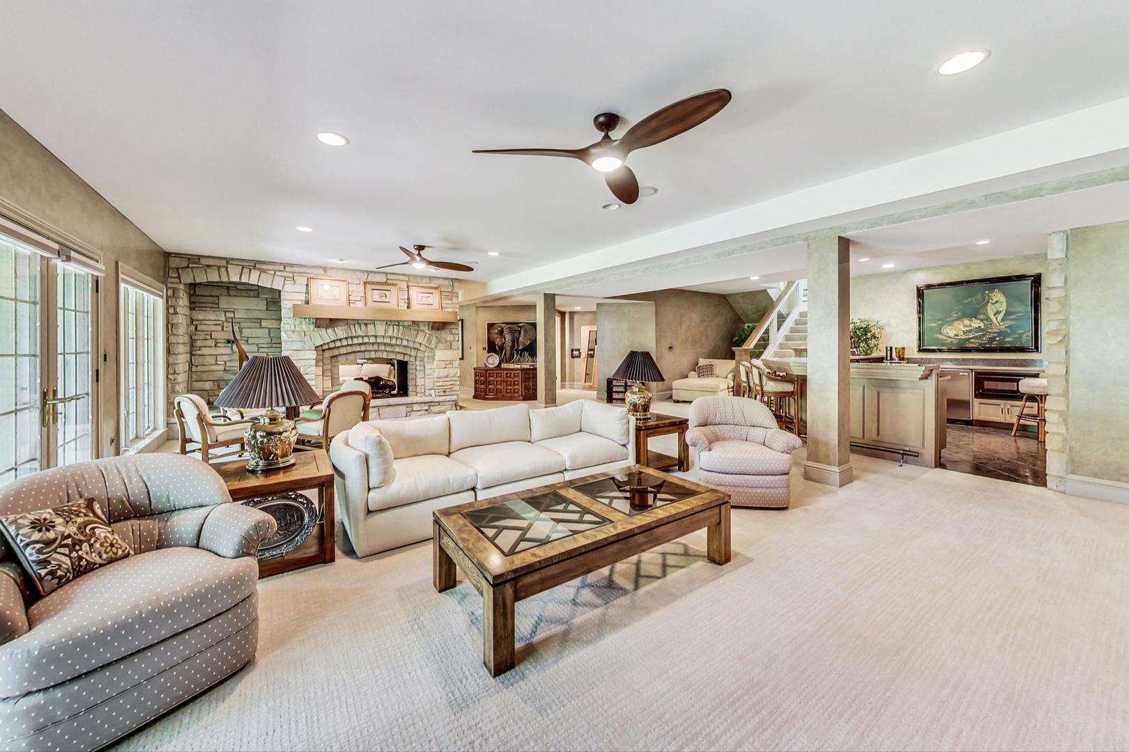 82 Breakenridge Farm