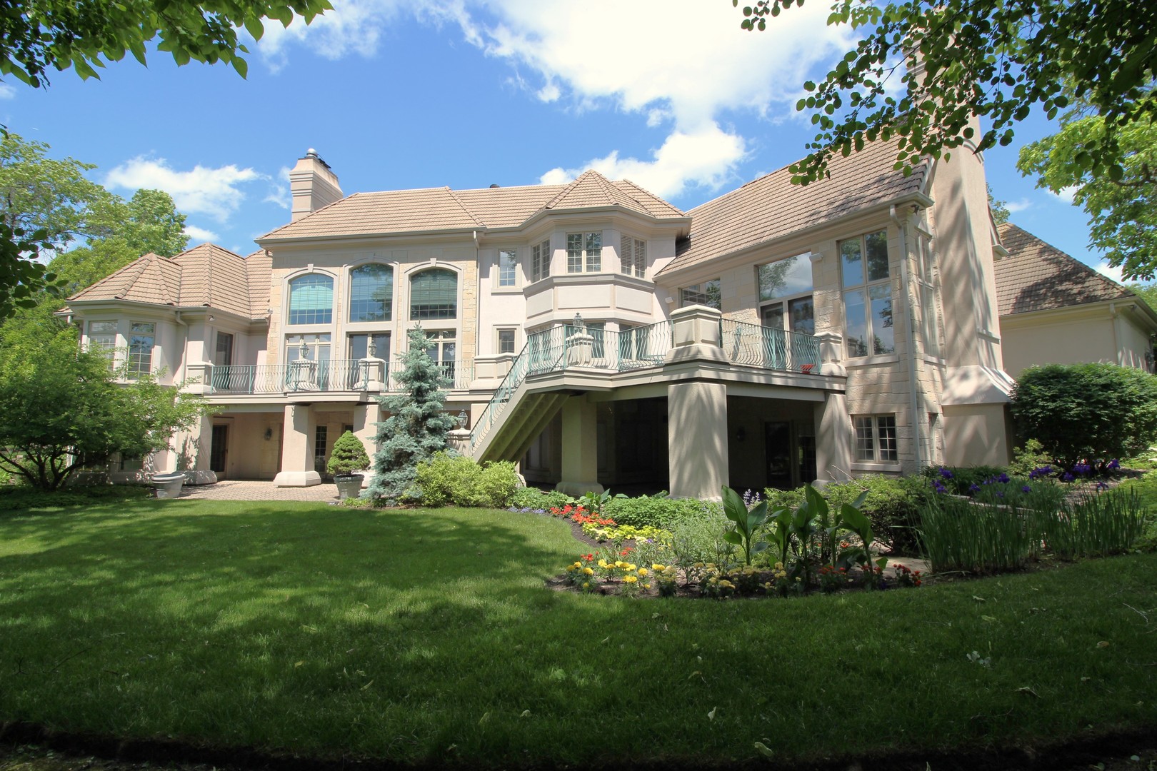 82 Breakenridge Farm