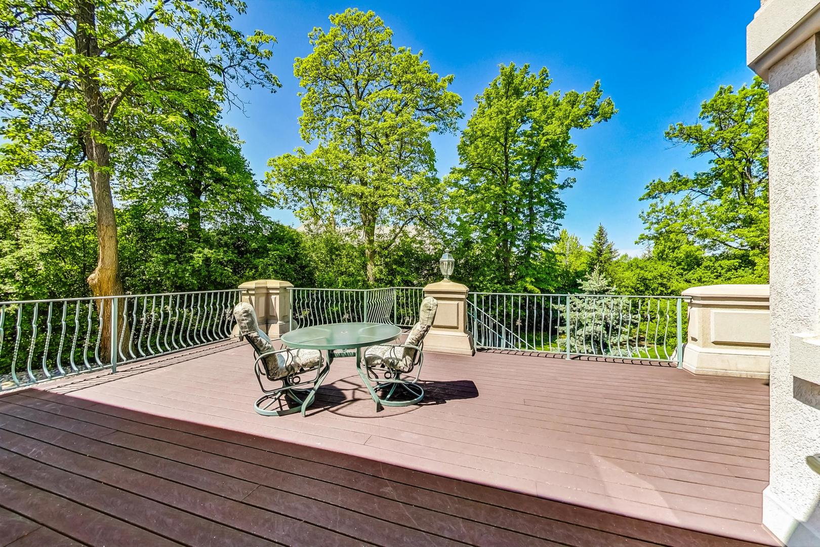 82 Breakenridge Farm