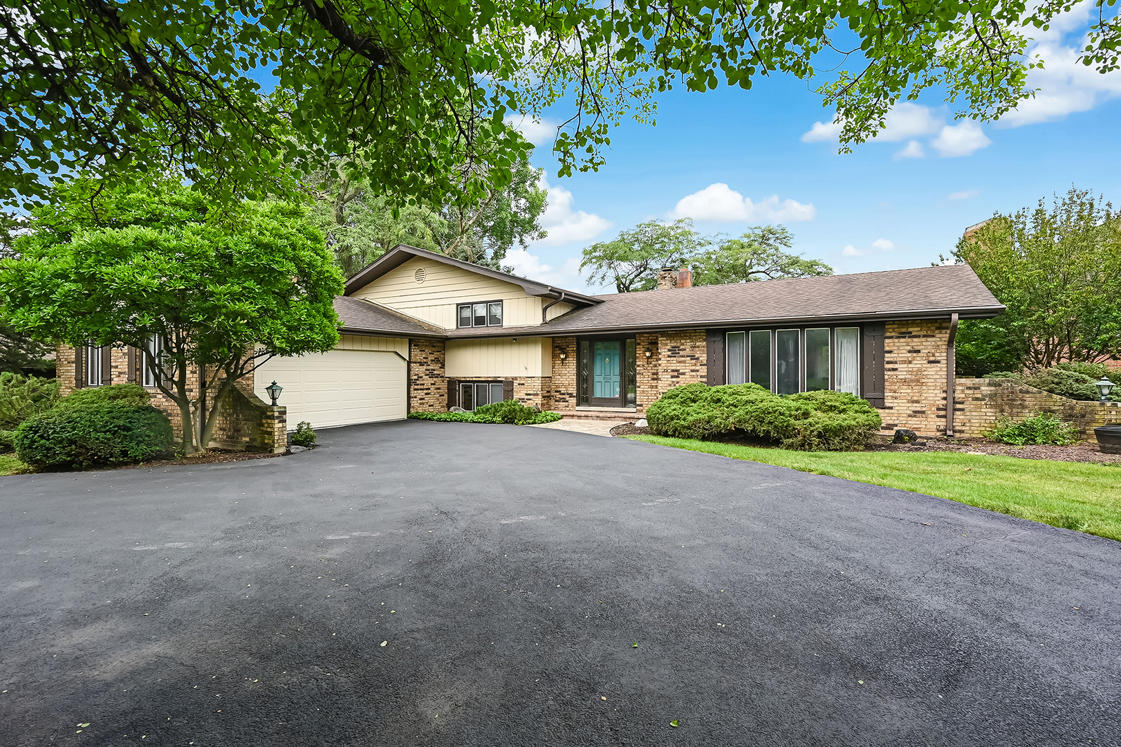 8502 Carriage Green Drive