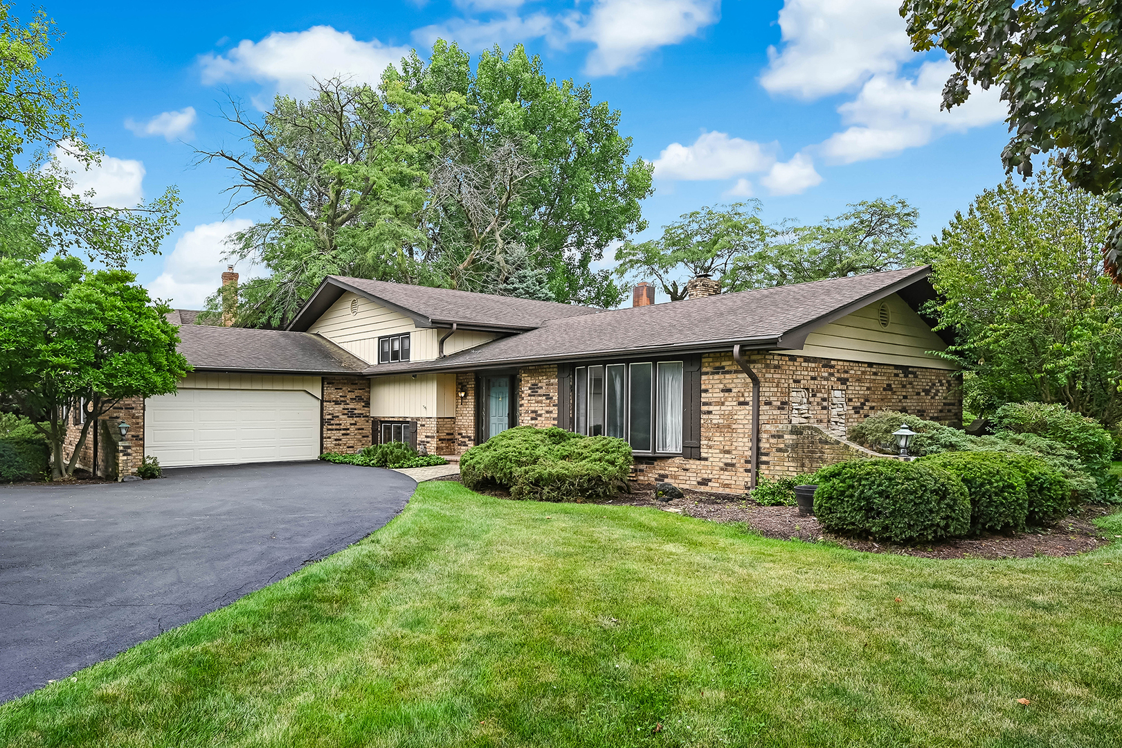8502 Carriage Green Drive
