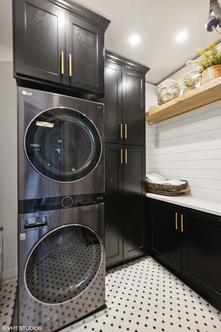 8 E KENNEDY Lane Unit: 308